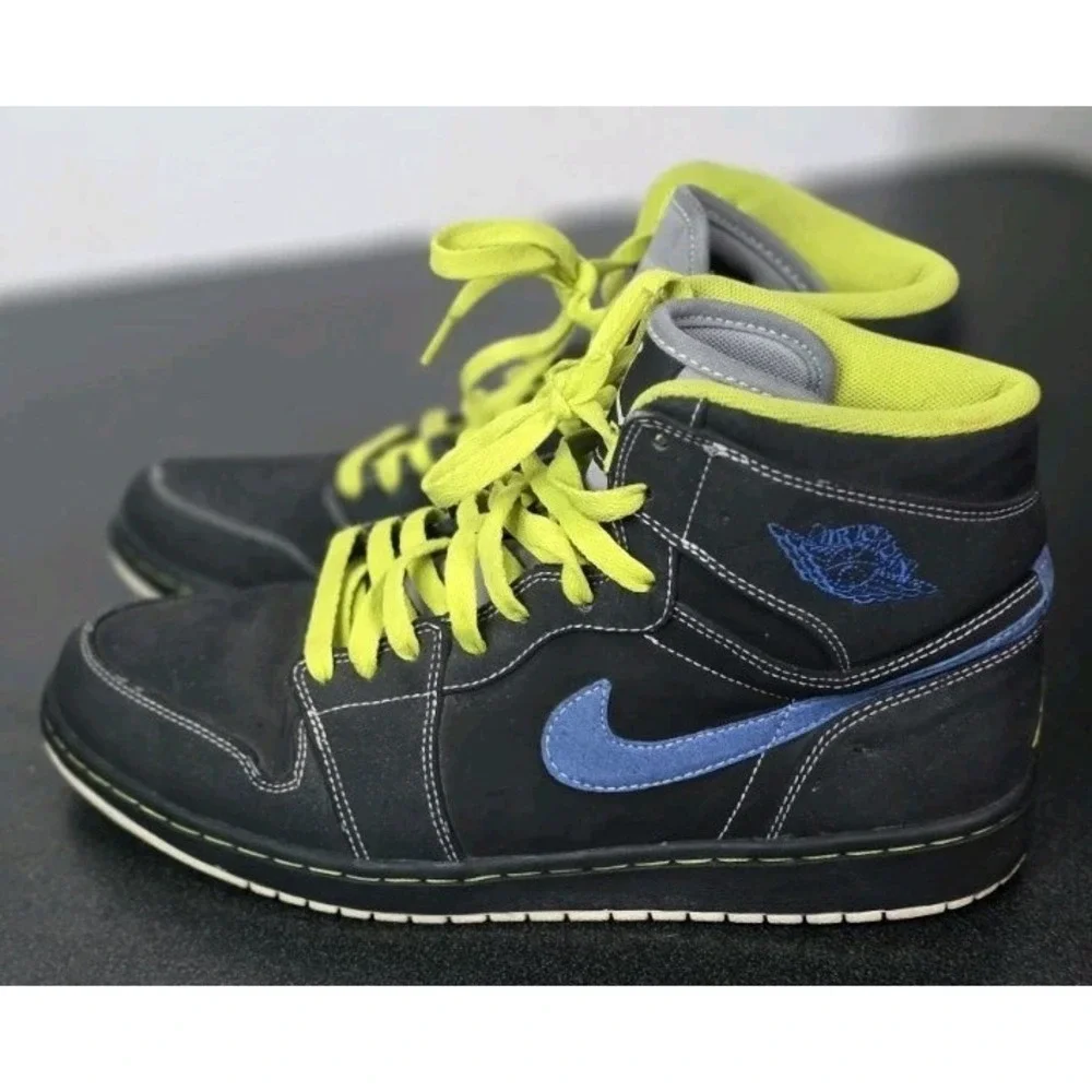 Air Jordan 1 Retro High Top Black Cyber‎ Men 12 Neon Navy Black Sneaker Shoe EUC